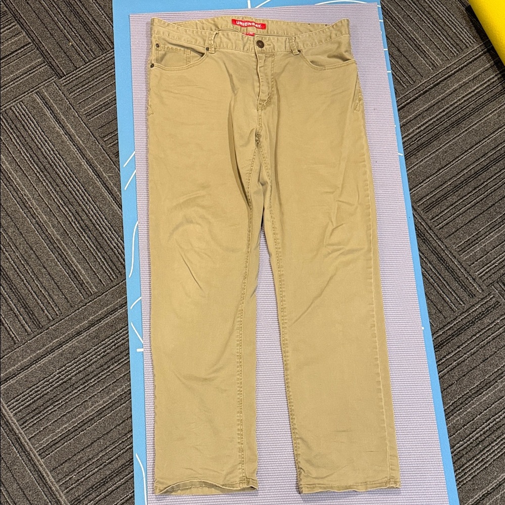 UNIONBAY Men's Khaki Straight-Leg Jeans
